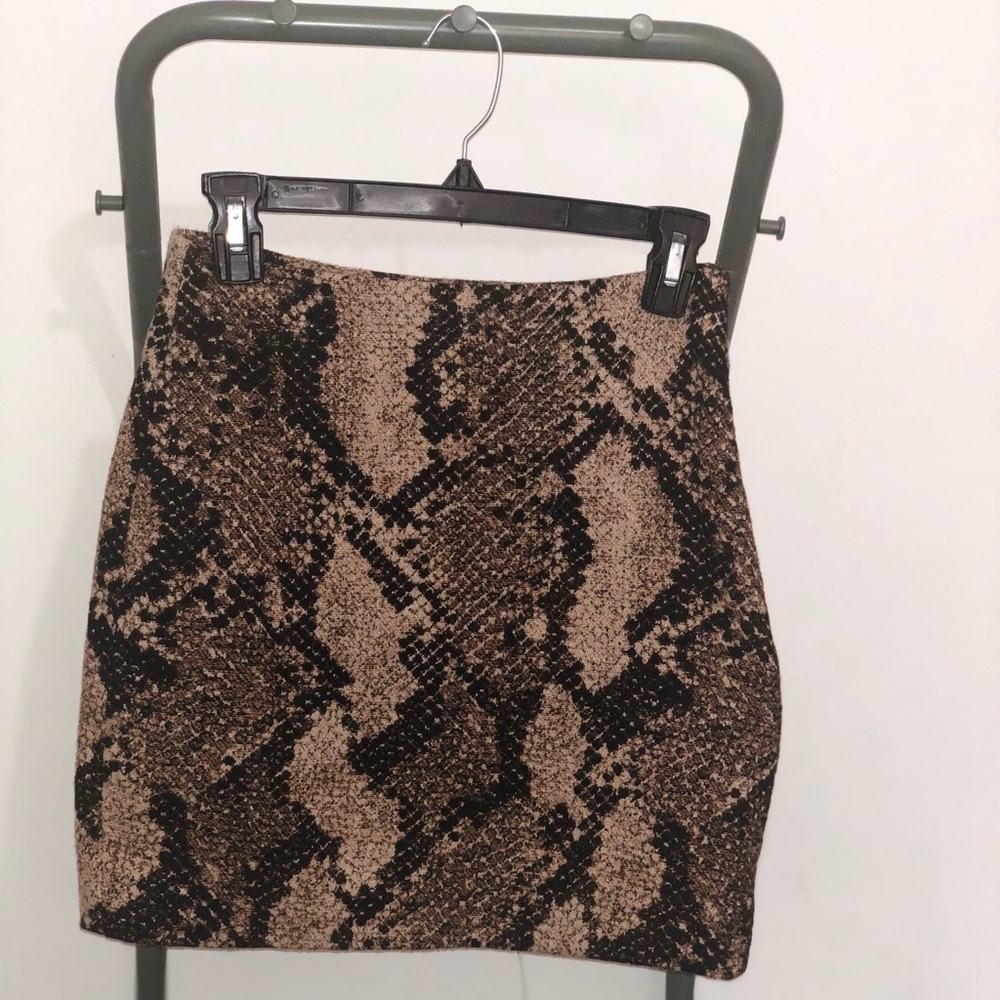 HM Jacquard Snakeskin skirt